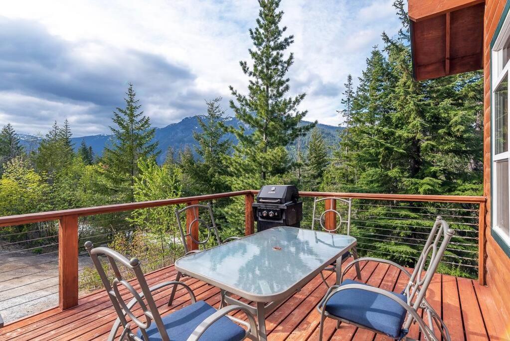Hot Tub Cool Views: Roaring Creek Cabin 莱文沃思 外观 照片