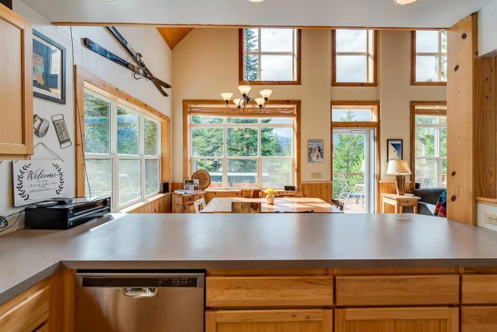 Hot Tub Cool Views: Roaring Creek Cabin 莱文沃思 外观 照片